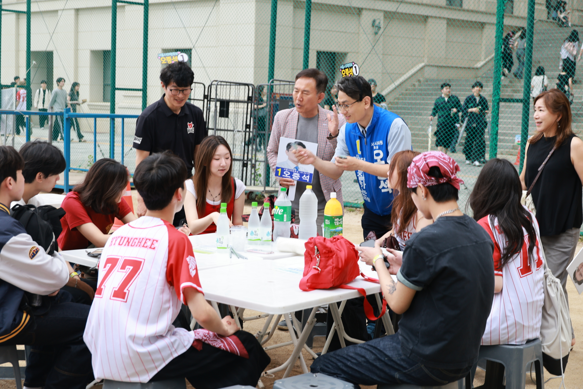 2026-05-27 경희대 축제 — 대학생들과 현장 소통